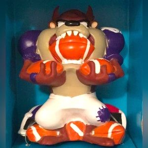 Warner Bros. Looney Toons Tazmanian Bank. NWT